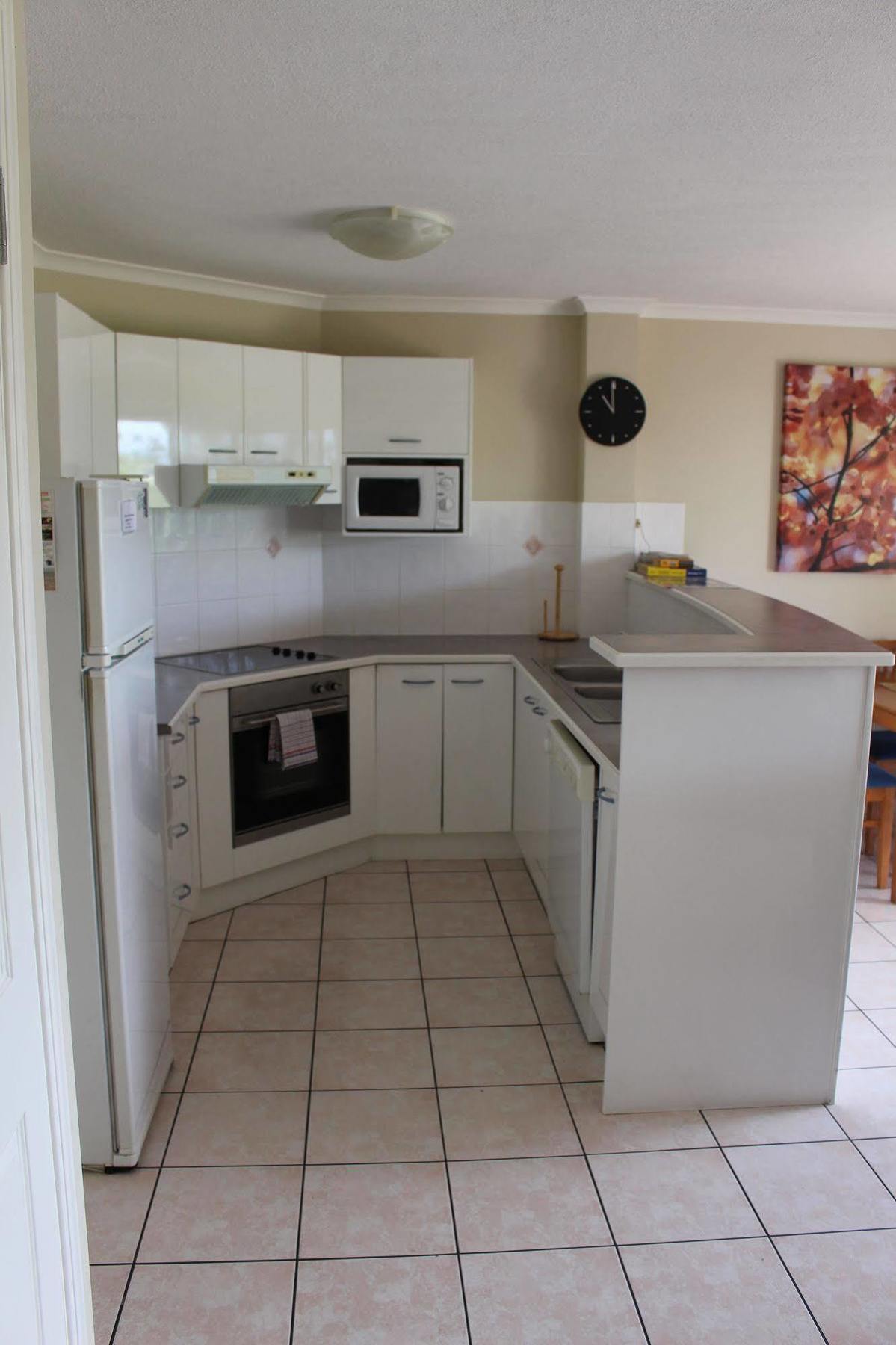 Alexander Beachfront Apartments Hervey Bay Exterior foto