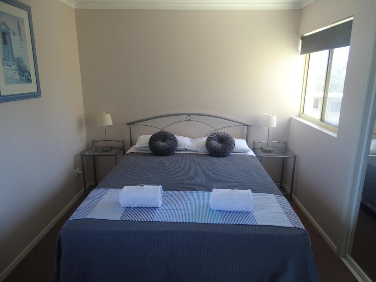 Alexander Beachfront Apartments Hervey Bay Exterior foto